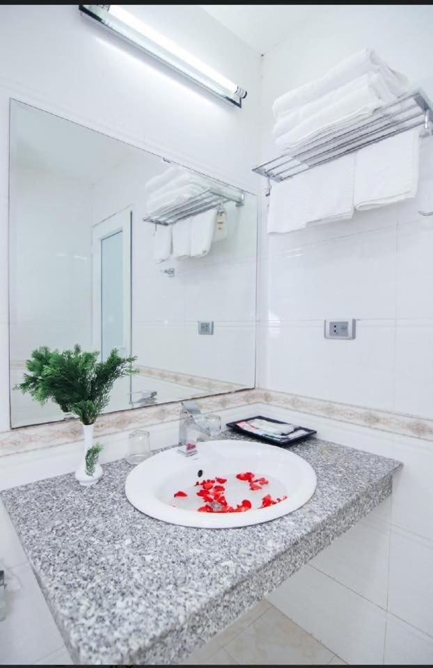 Paradis Hotel Hạ Long Extérieur photo